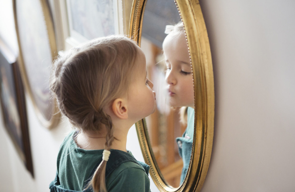 Nuestra consciencia es nuestro niño interior, y así empezamos a crecer interiormente, tomando conciencia de ese niño que va creciendo y desarrollándose en el mundo